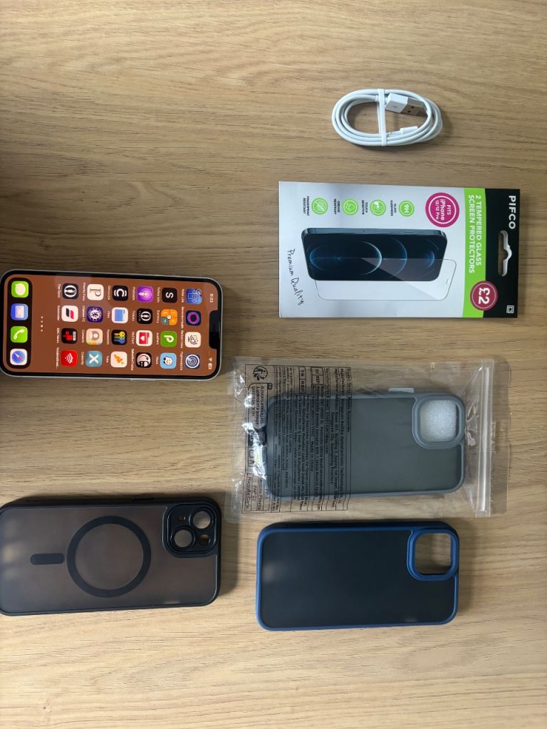 IPhone 13 - MINT CONDITION - 128gb
