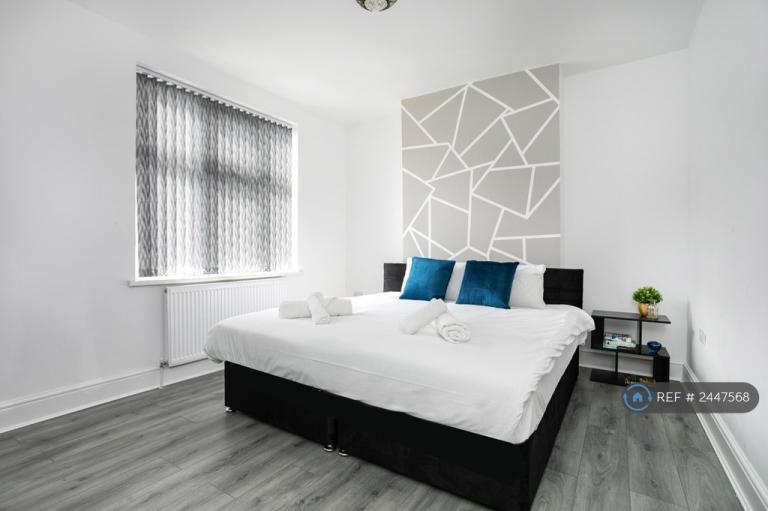 5 bedroom house in Chaucer Street, Leicester, LE2 (5 bed) (#2447568)