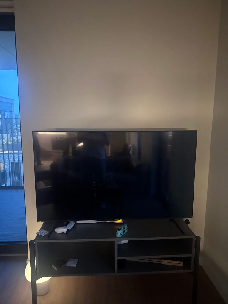 Samsung 55 Inch CU7100 4K HDR smart tv 