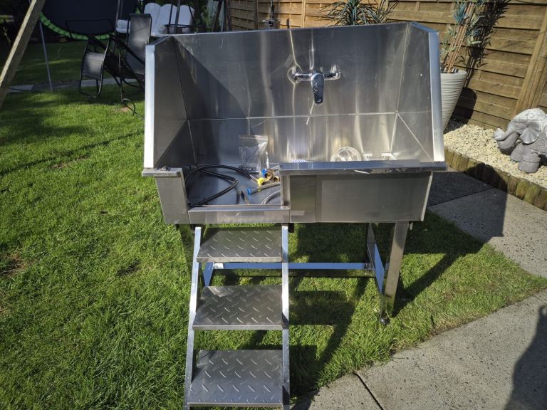 Professional Dog grooming bath 