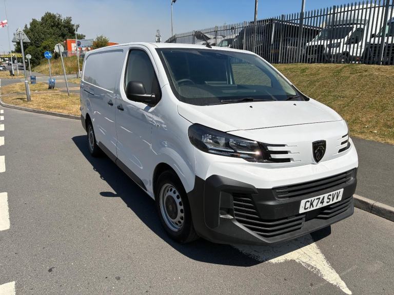 Peugeot Expert 1.5 HDI PROFESSIONAL L2 35K 2024 74 PLATE @ £13950.00 + VAT 