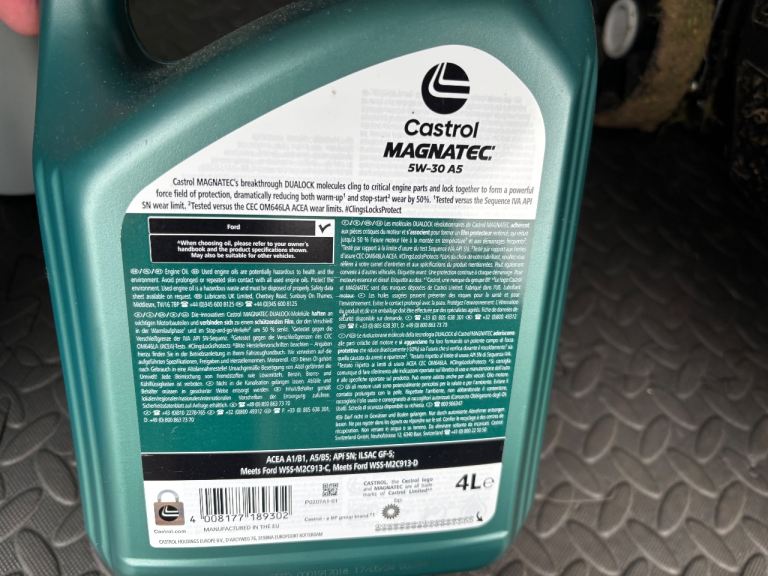 Castrol Magnatec 5W30 A4 fully syn 4Ltr new!!