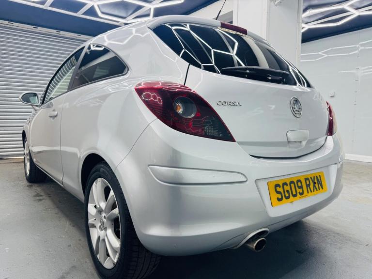 2009 Vauxhall Corsa 1.2i 16v SXi 3dr HATCHBACK Petrol Manual - Image 4