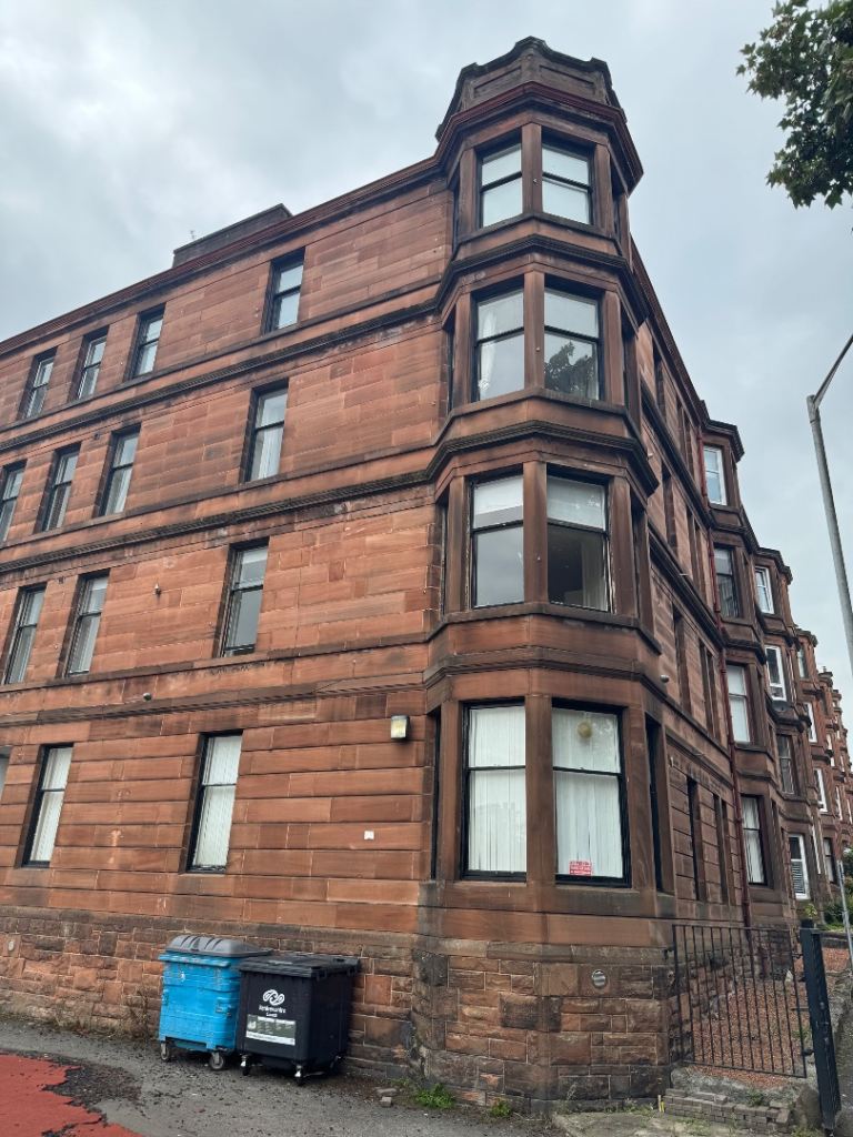 3 bed room flat to rent  close to Paisley Centre