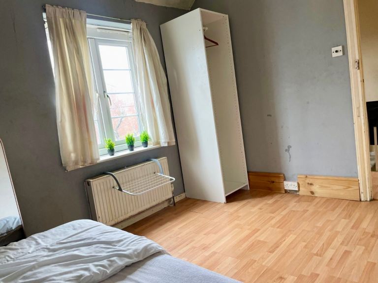 Rent *** Single Room close to North Middlesex Hospital
