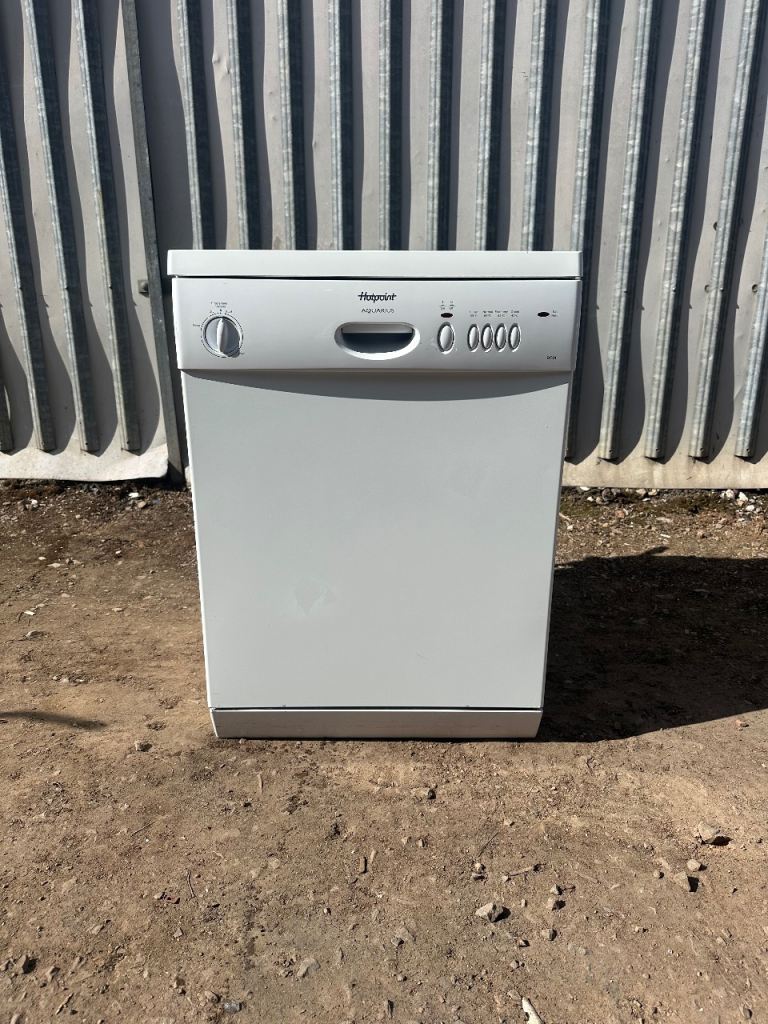 Hotpoint Dishwasher - White, Good Condition