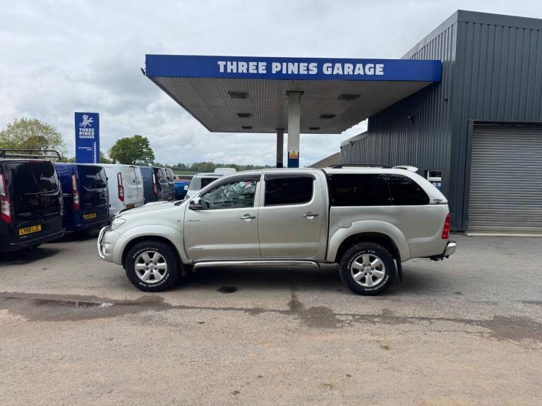 Toyota Hilux Invincible D/Cab PickUp 3.0 D-4D 4WD 171 Excellent Condition No Vat