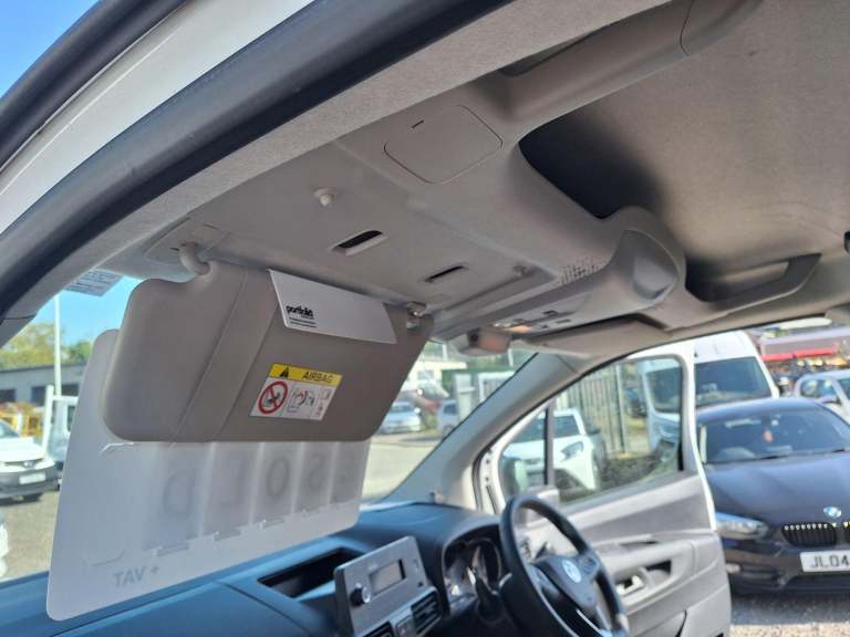 VAUXHALL COMBO 1.5 Turbo D 2300 Edition 5 seat crew combi van White Manual Diese