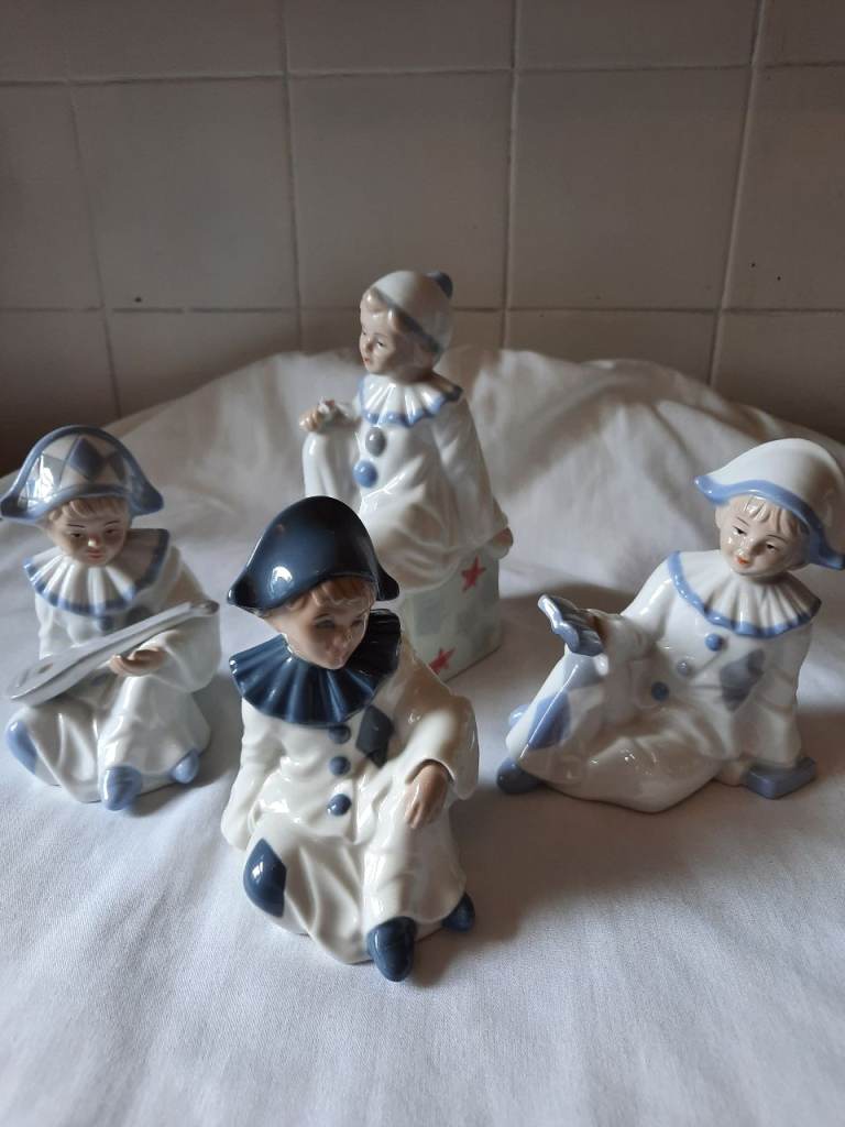 Set of Four Ceramic Decorative Figurines - Harlequin Style
