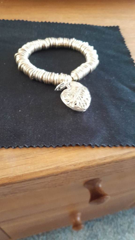 Silver style stretch link bracelet 