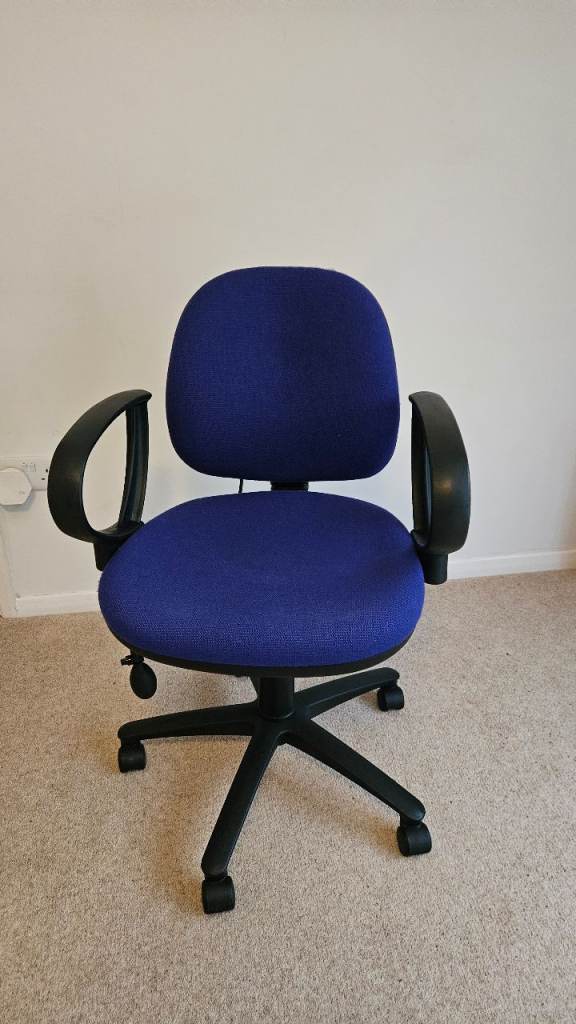 Office chair very clean. £25