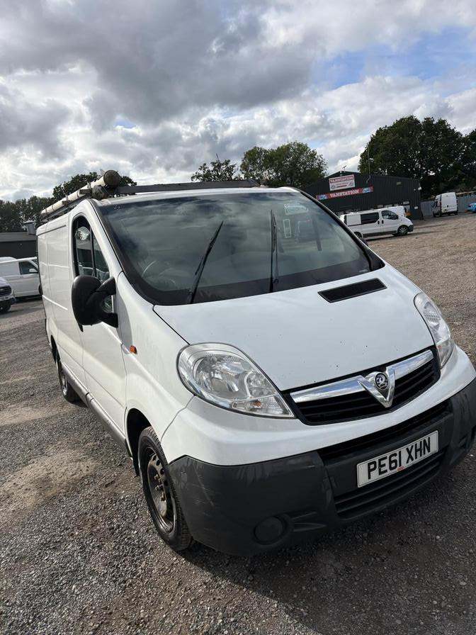 Vauxhall Vivaro Vivaro 2700 CDTi 89 SWB (white) 2011
