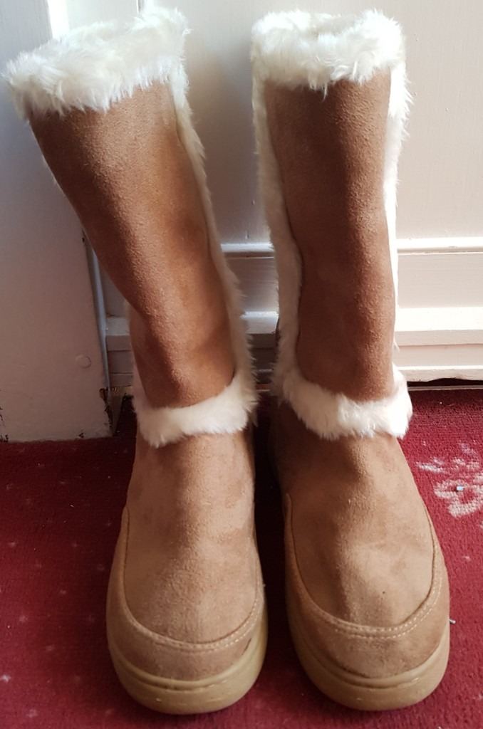 image for Brand New Cream warm boots size 5