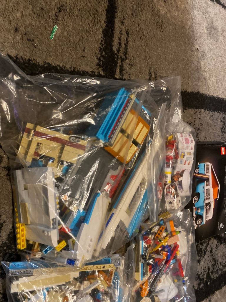 🚐 LEGO Volkswagen Camper Van – Classic Collector’s Set