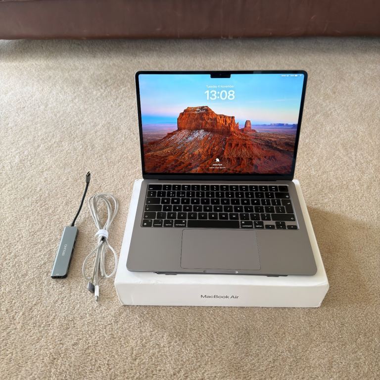 💻 2024 MacBook (M3 Chip) — AMAZING Condition!