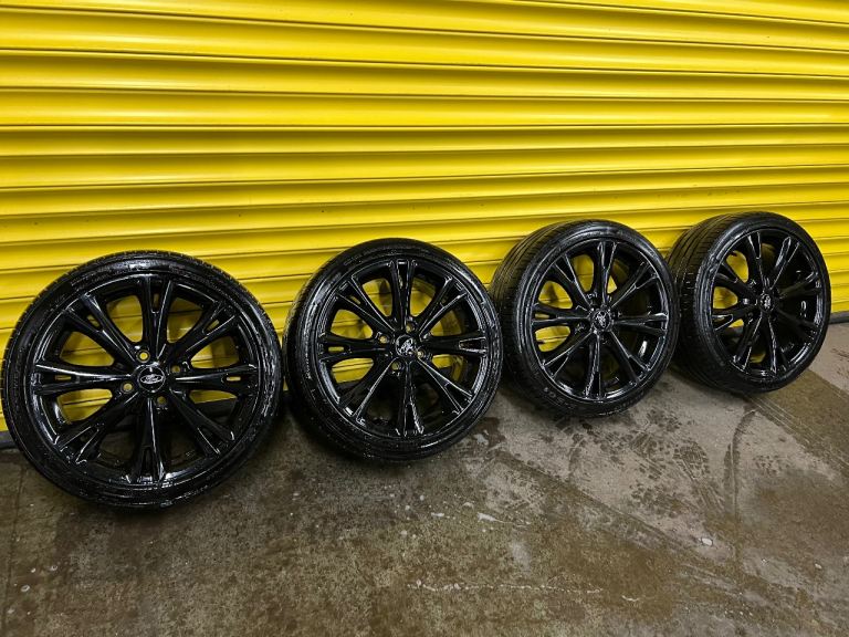 Ford 17inch alloys and tyres