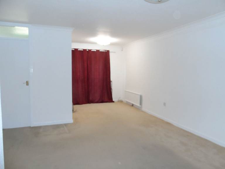 No Company Let No - NOT an HMO - Only for single family unit - Jubilee Close, Pinner, Harrow HA5 3TB