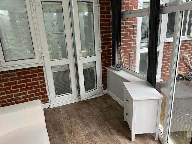 Available Now Spacious Ensuite Room with Private Living Area – Available Now