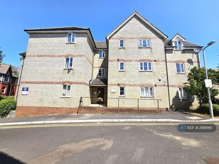 2 bedroom flat in The Firs, Bournemouth, BH1 (2 bed) (#2981166)