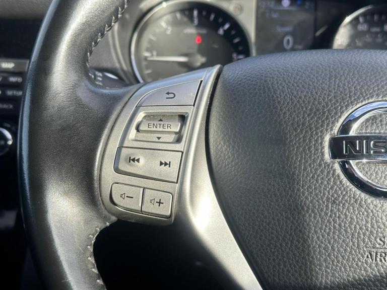 2015 Nissan Qashqai 1.5 dCi N-Tec+ 5dr HATCHBACK DIESEL Manual