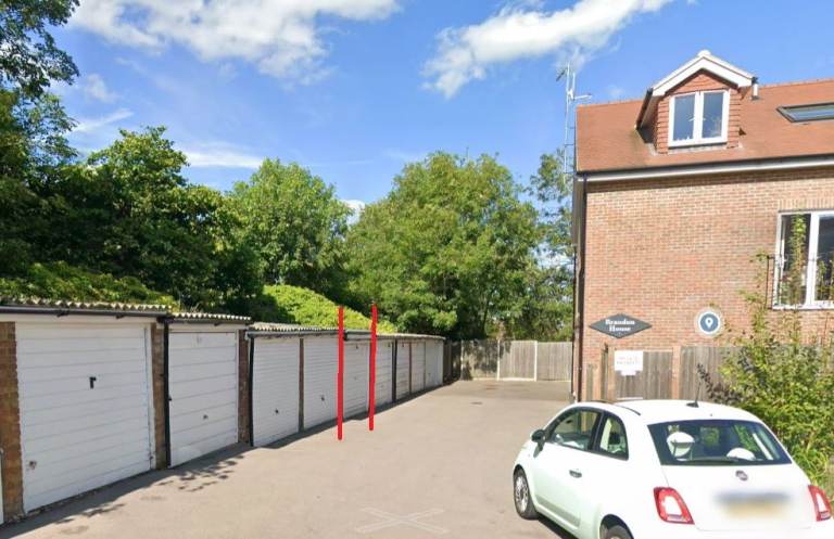 Lock Up Garage For Rent In 41 Claybury, Bushey, WD23 1FS