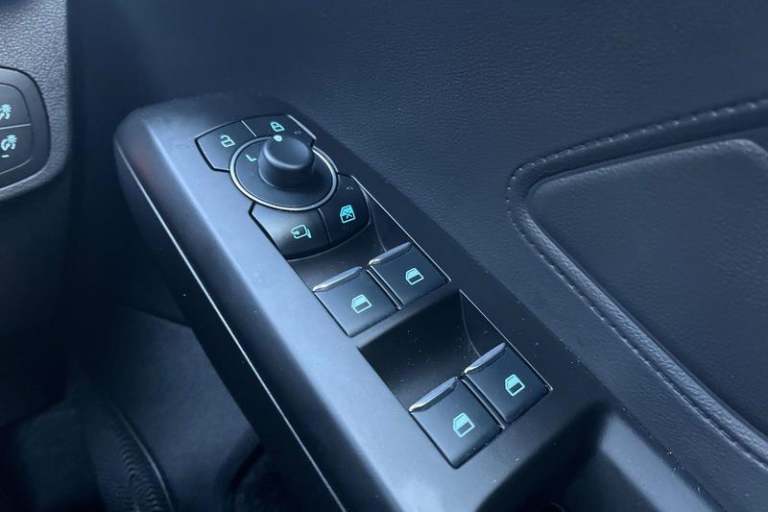 2024 Ford Focus ST-LINE X | Heated Seats/Wheel | B+O Audio | Sync 4 Touchscreen Navigation  Hatch...