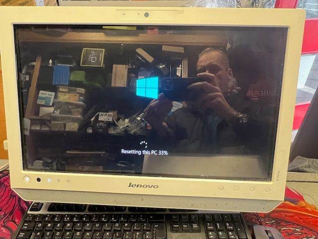 Lenovo All-in-One touchscreen PC – Only £40 