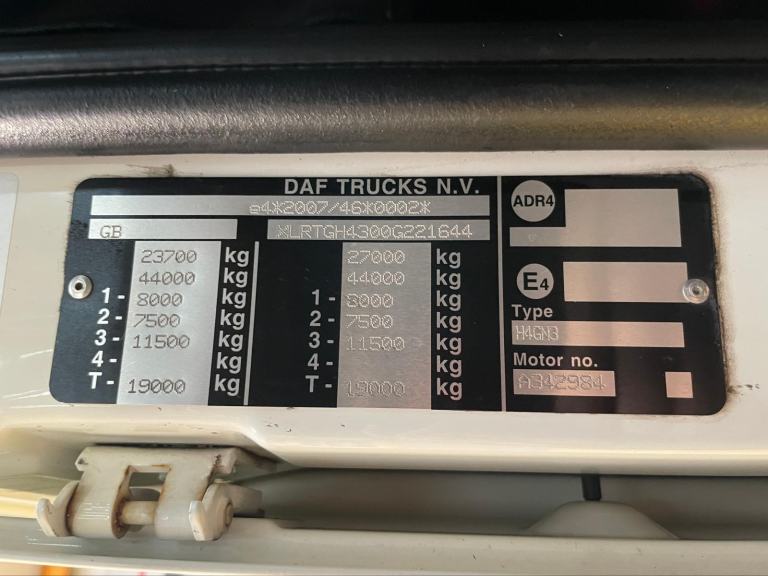 DAF XF106 480 SUPER SPACE CAB *EURO 6* 6X2 TRACTOR UNIT - 2018 - WK68 AYZ