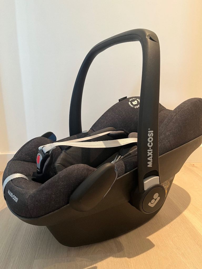Maxi-Cosi Baby Car Seat - Dark Grey, Perfect Condition
