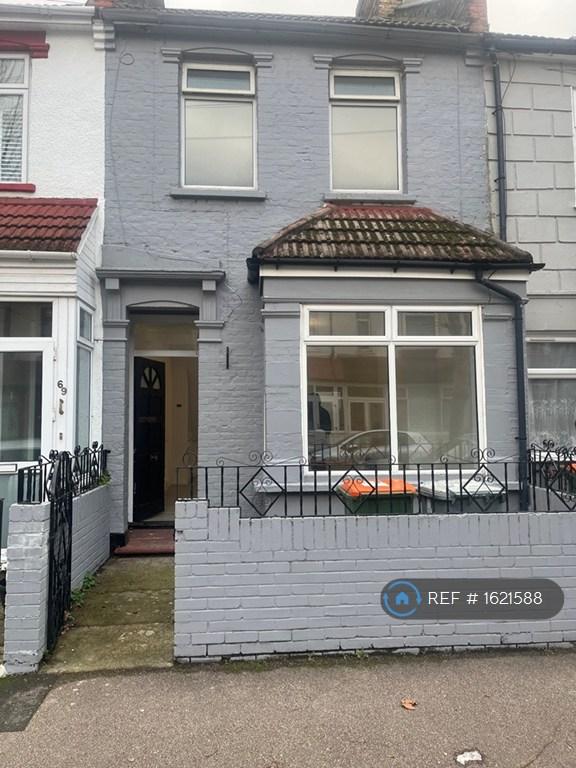 2 bedroom house in Pulleyns Avenue, London, E6 (2 bed) (#1621588)