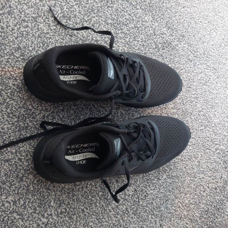 Ladies Sketchers trainers Arch Fit size 5 wide
