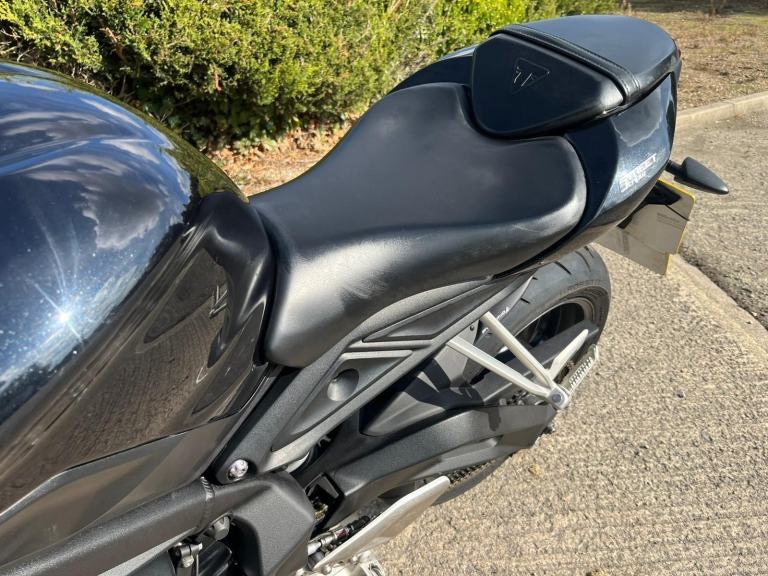 2017 17 TRIUMPH STREET TRIPLE S 765 NAKED BLACK 765S HISTORY HPI CLEAR