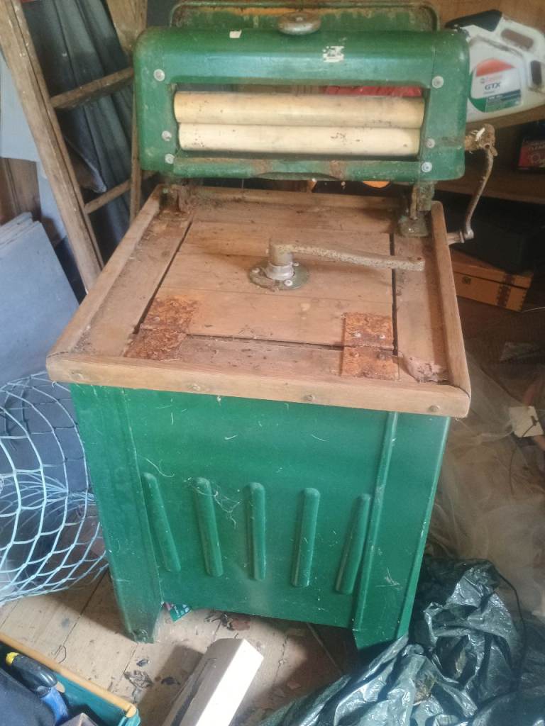 Hand turned mangle 