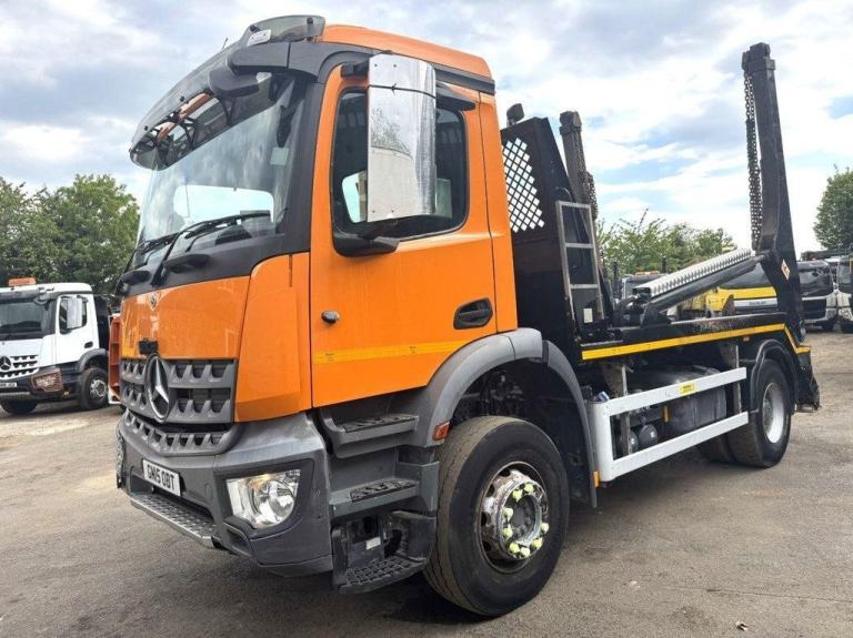 2015 MERCEDES AROCS 1824 SKIP LOADER