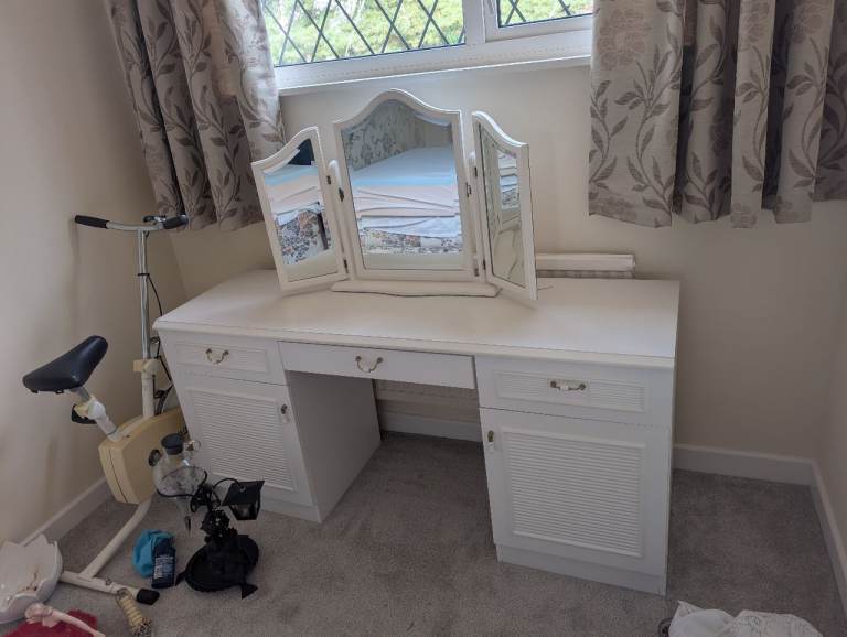 White Dressing Table with Tri-Fold Mirror and Storage