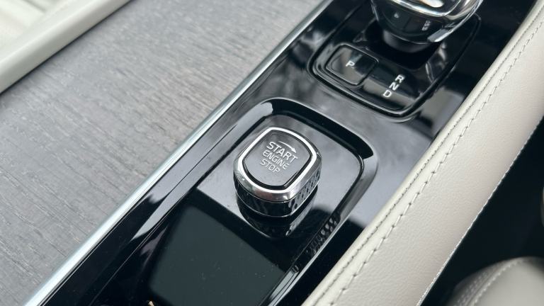 2023 Volvo XC90 2.0 T8 [455] RC PHEV Ultimate Dark 5dr AWD Gtron Estate Estate Hybrid Automatic