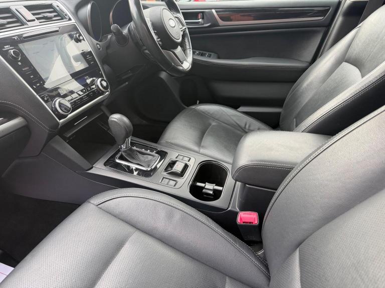  Subaru Outback 2.5i SE Premium Lineartronic 4WD Euro 6 (s/s) 5dr Petrol Automatic