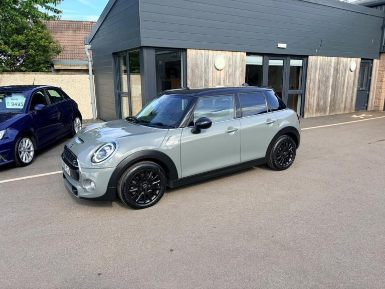 MINI HATCH 2.0 5-Door Hatch Cooper S Classic 2018