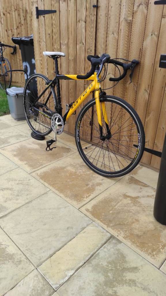Carrera Road Bike – Yellow and Black, Good Condition