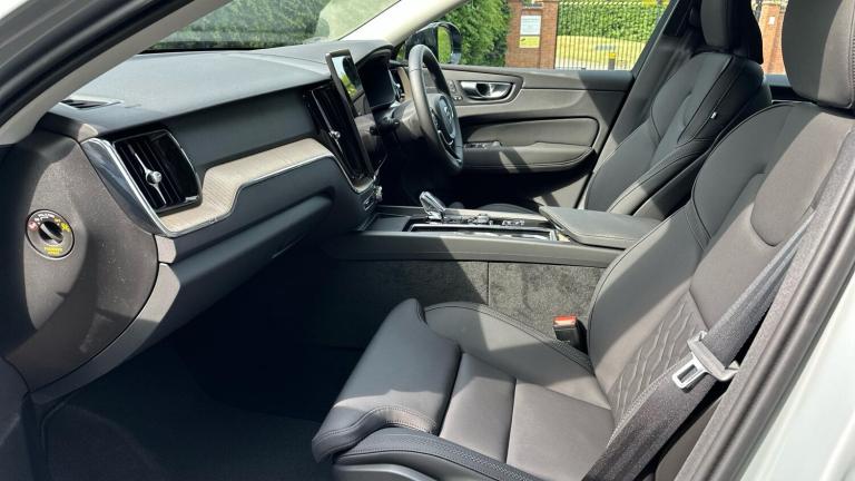 2025 Volvo XC60 2.0 B5 MHEV Plus Auto AWD Euro 6 (s/s) 5dr ESTATE Petrol/Electric Hybrid Automatic