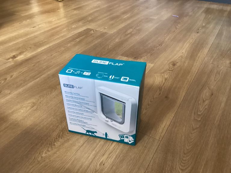Microchip cat flap