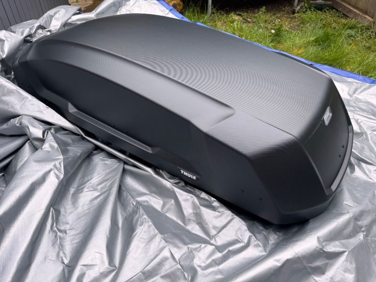 Thule Force 3M rooftop box- 6 months old and used once