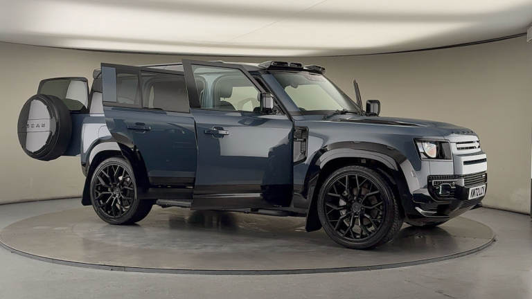 2022 Land Rover Defender 110 3.0 D300 MHEV X-Dynamic HSE SUV 5dr Diesel Auto 4WD Euro 6 (s/s) (30...