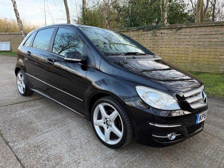 2010 Mercedes-Benz B Class B200 CDI Sport 5dr CVT Auto MPV Diesel Automatic