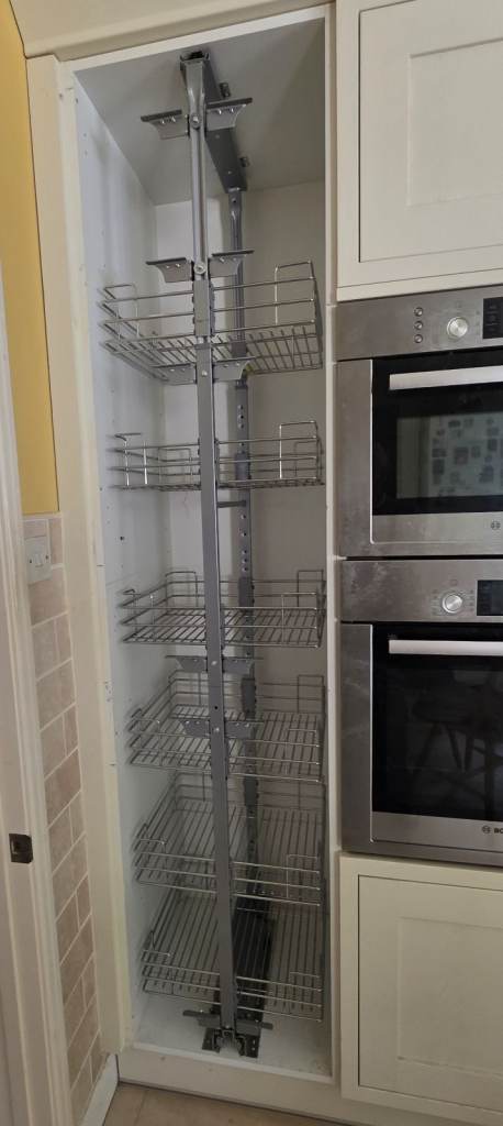 TALL PULL-OUT LARDER UNIT