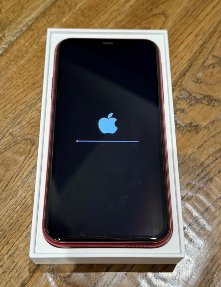iPhone 11 Red 64GB unlocked Excellent condition 