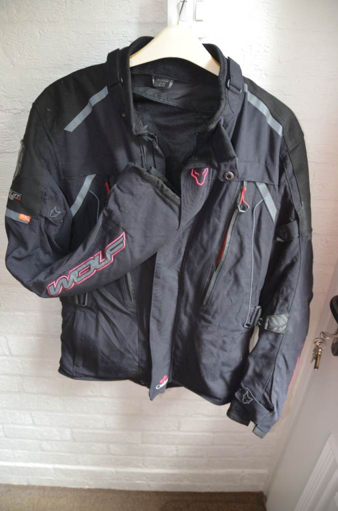WOLF TITANIUM SERIES Outlast  Motorcycle Jacket. Size UK 42