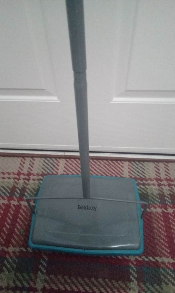  BElDRAY CARPET AND HARD FLOOR MANUAL CLEANER