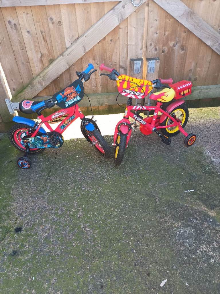 Small boys bikes with removable rear balance wheels 