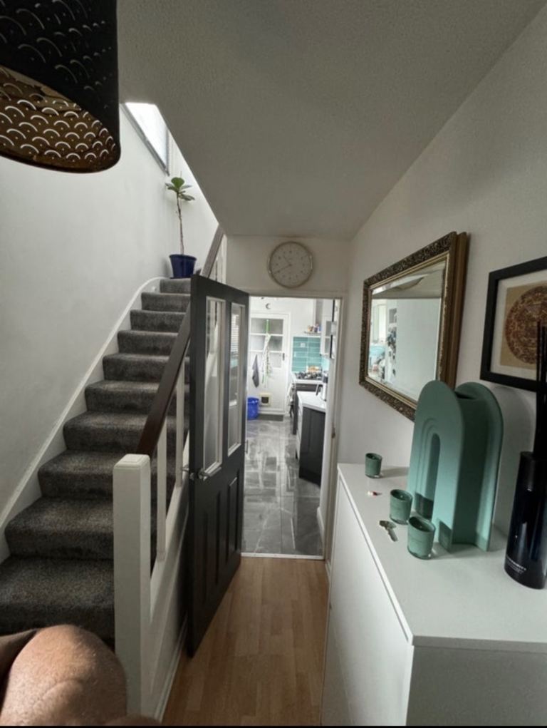 Spacious lovely bedroom 